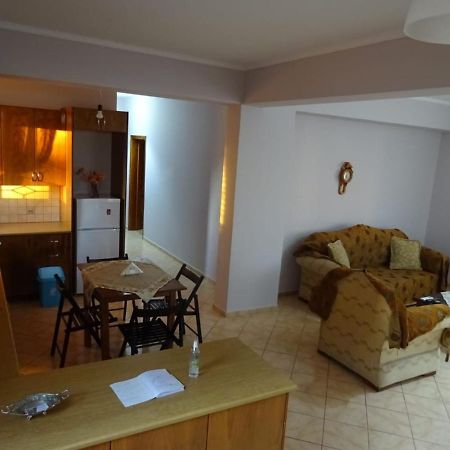 Blerina'S House Apartment ซารานเดอ ภายนอก รูปภาพ