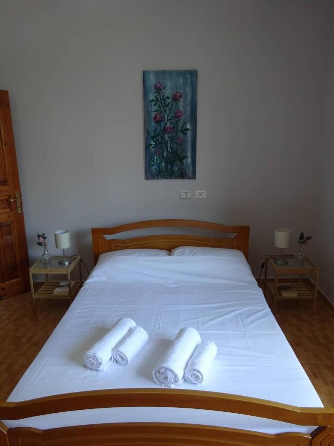 Blerina'S House Apartment ซารานเดอ ภายนอก รูปภาพ