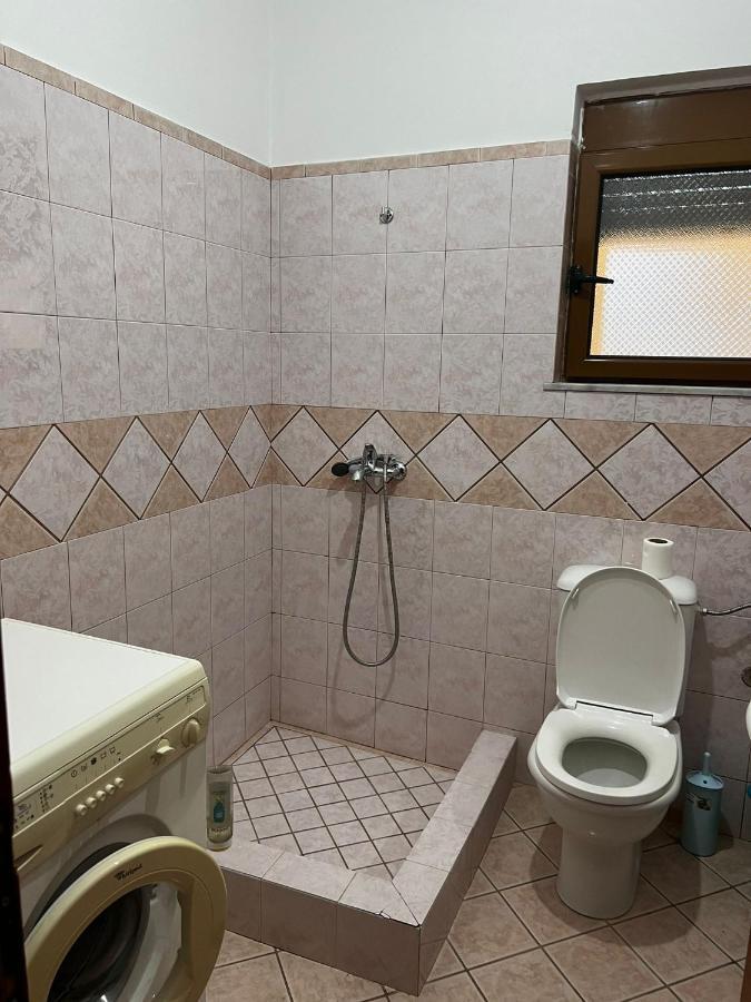 Blerina'S House Apartment ซารานเดอ ภายนอก รูปภาพ